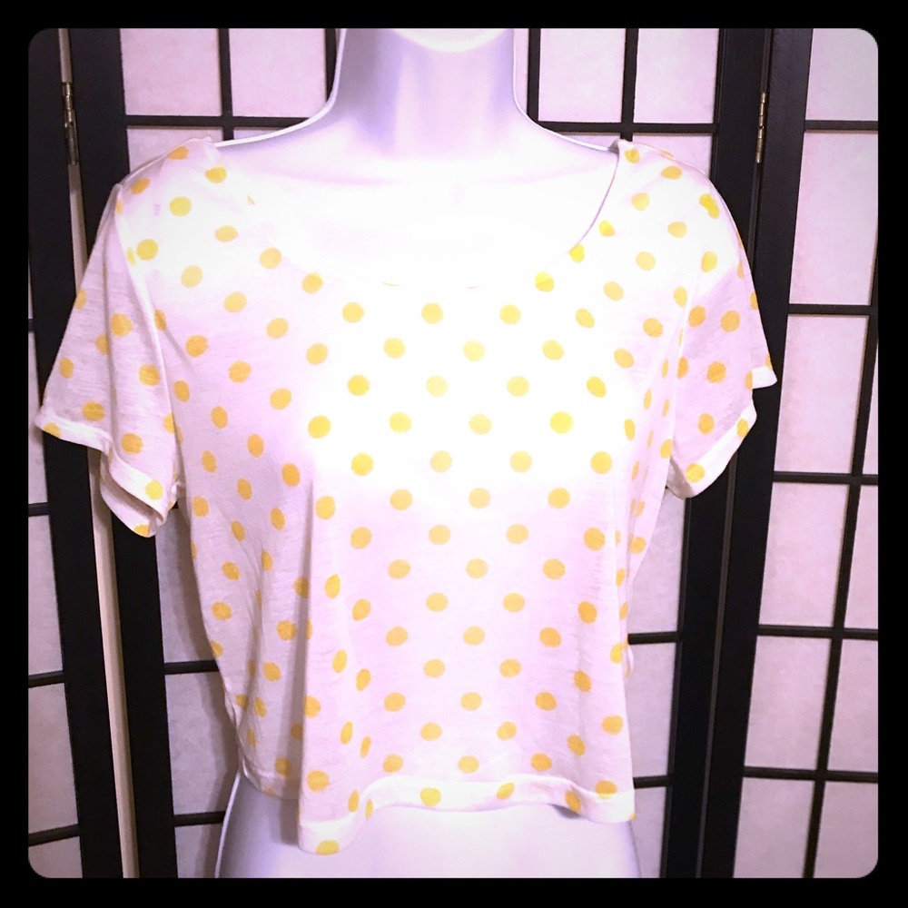 ADORABLE White polka dot crop top❤️
